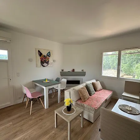 Magnifique Appartement T3 Renove Avec Gout Au Coeur Des Vignes Cogolin Exterior photo